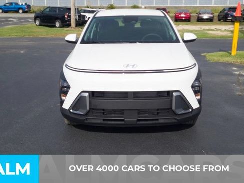 Used 2026 Hyundai Kona SE FWD image 2