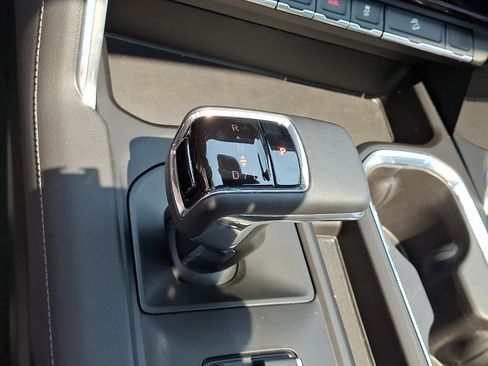 Used 2025 GMC Sierra 1500 Denali AWD/4WD image 17