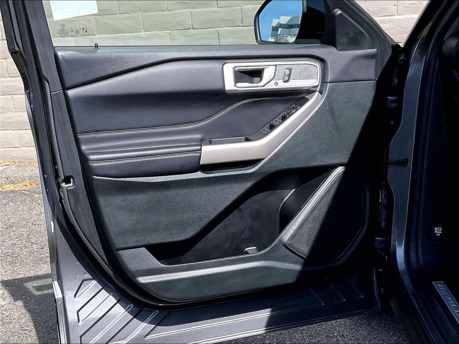 Used 2023 Ford Explorer Limited RWD image 22
