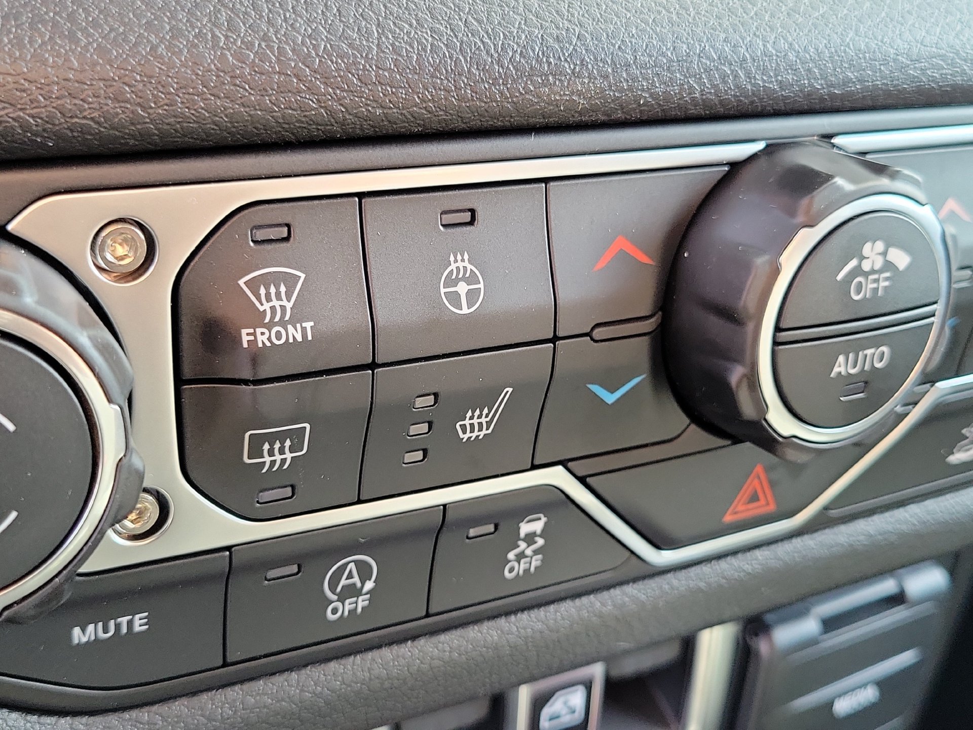 New 2026 Jeep Gladiator Mojave AWD/4WD image 10