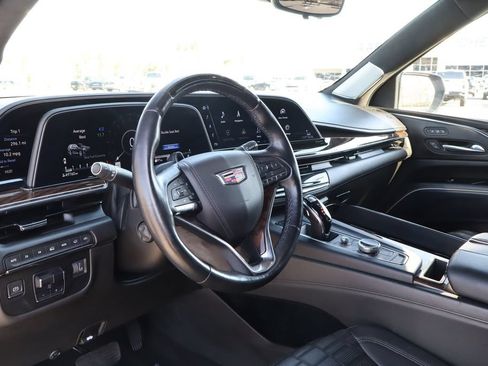 Used 2022 Cadillac Escalade ESV Sport Platinum AWD/4WD image 18