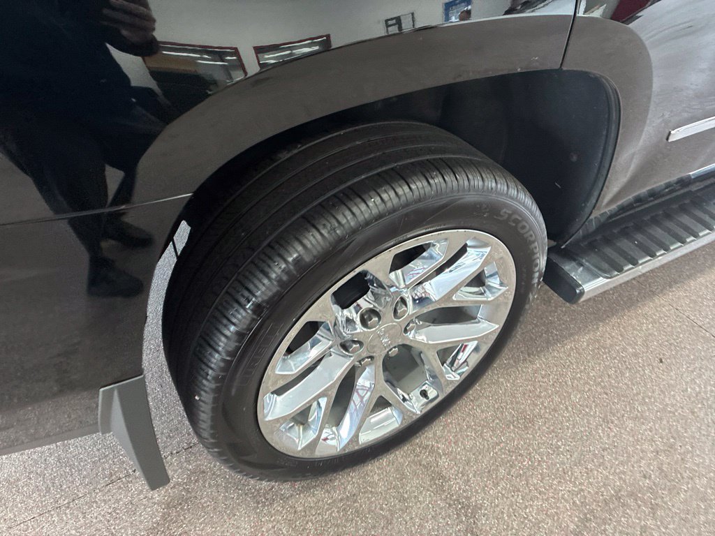 Used 2018 GMC Yukon Denali w/ Open Road Package AWD/4WD image 32