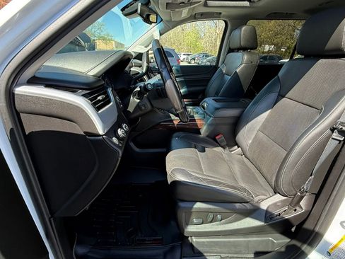 Used 2019 GMC Yukon XL SLT AWD/4WD image 2