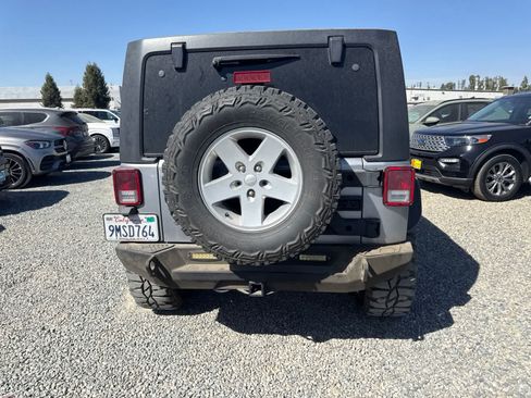 Used 2017 Jeep Wrangler Unlimited Sport w/ Quick Order Package 24S AWD/4WD image 6