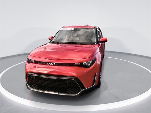 Used 2024 Kia Soul LX image 4