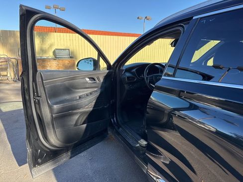 Used 2019 Hyundai Santa Fe SEL w/ Cargo Package image 6