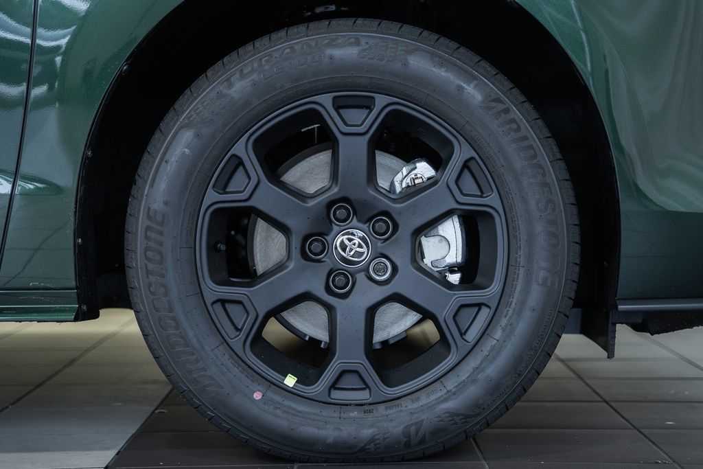 New 2026 Toyota Sienna XLE Woodland Edition AWD/4WD image 19