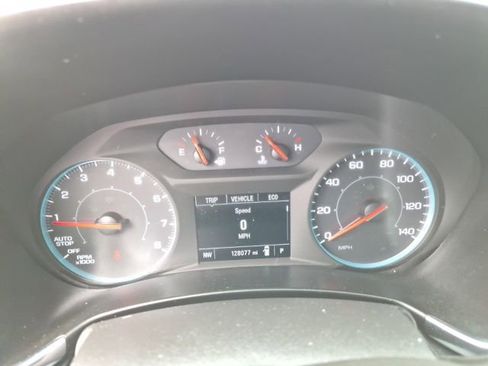 Used 2021 Chevrolet Equinox LS image 22