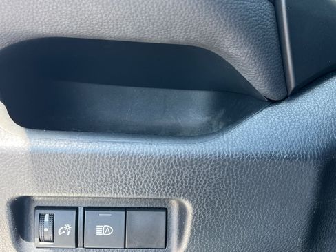 Used 2019 Toyota RAV4 XLE w/ Carpet Mat Package AWD/4WD image 29