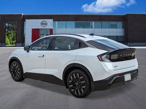 New 2026 Nissan Leaf Platinum+ w/ Cargo Package (Platinum+) FWD image 3