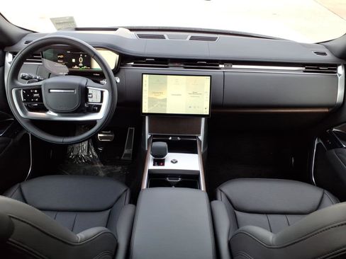 New 2026 Land Rover Range Rover SE image 9