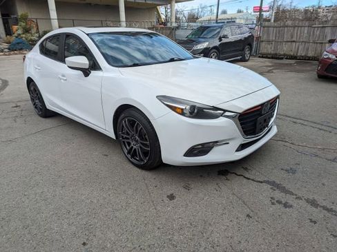 Used 2018 MAZDA MAZDA3 Grand Touring w/ Premium Equipment Package image 4