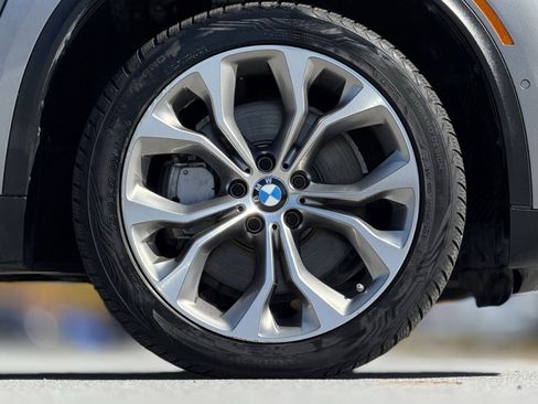Used 2018 BMW X5 xDrive50i w/ Executive Package image 18