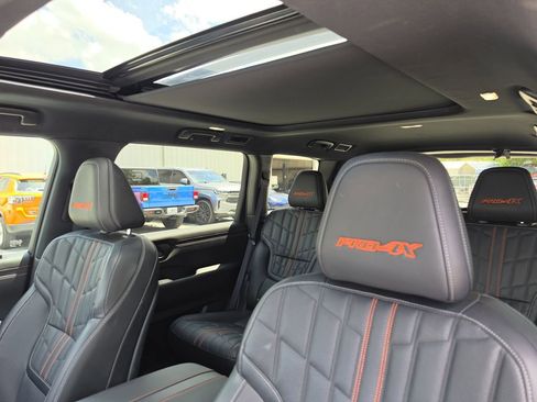 Used 2025 Nissan Armada PRO-4X w/ Pro-4X Premium Package AWD/4WD image 23