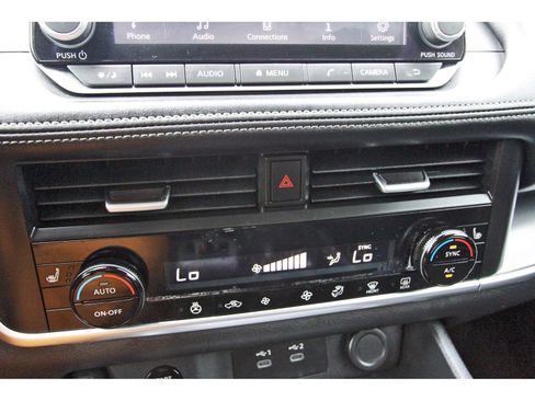 Used 2024 Nissan Rogue SV w/ SV Premium Package FWD image 27