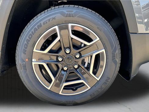 New 2026 Jeep Cherokee Laredo AWD/4WD image 31