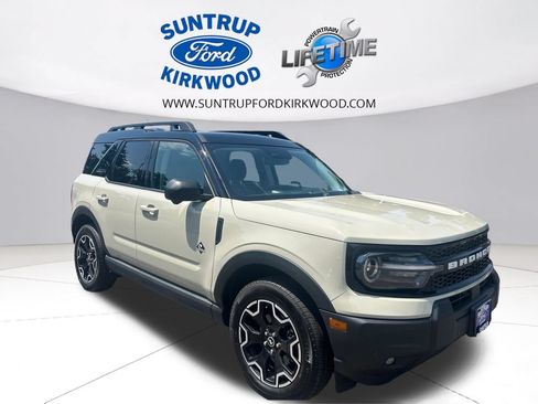 Used 2025 Ford Bronco Sport Outer Banks w/ Outer Banks Tech Package+ AWD/4WD image 9