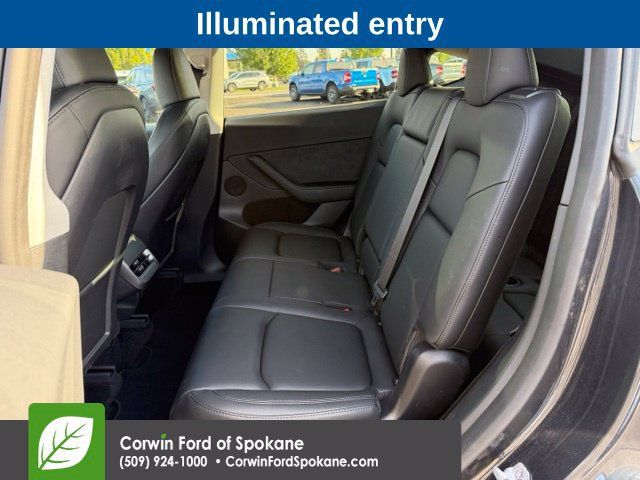Used 2024 Tesla Model Y Long Range AWD/4WD image 11