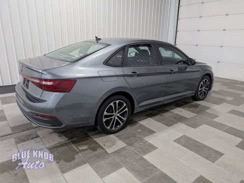 Used 2025 Volkswagen Jetta Sport FWD image 4