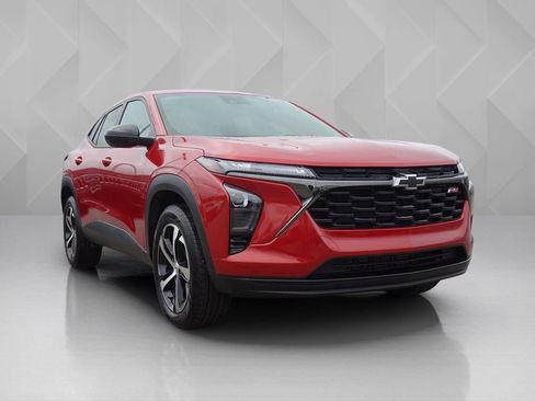 Used 2024 Chevrolet Trax RS w/ Driver Confidence Package FWD image 7