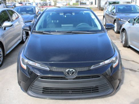 Used 2026 Toyota Corolla LE FWD image 3