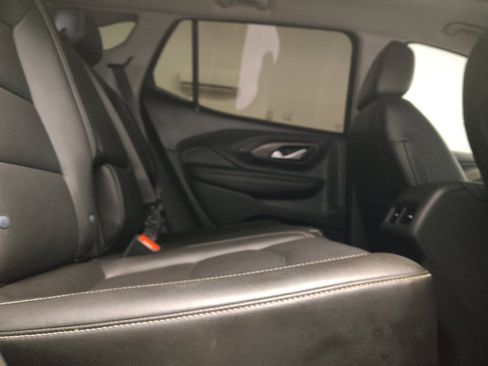 Used 2022 GMC Terrain SLT w/ Infotainment Package II AWD/4WD image 19