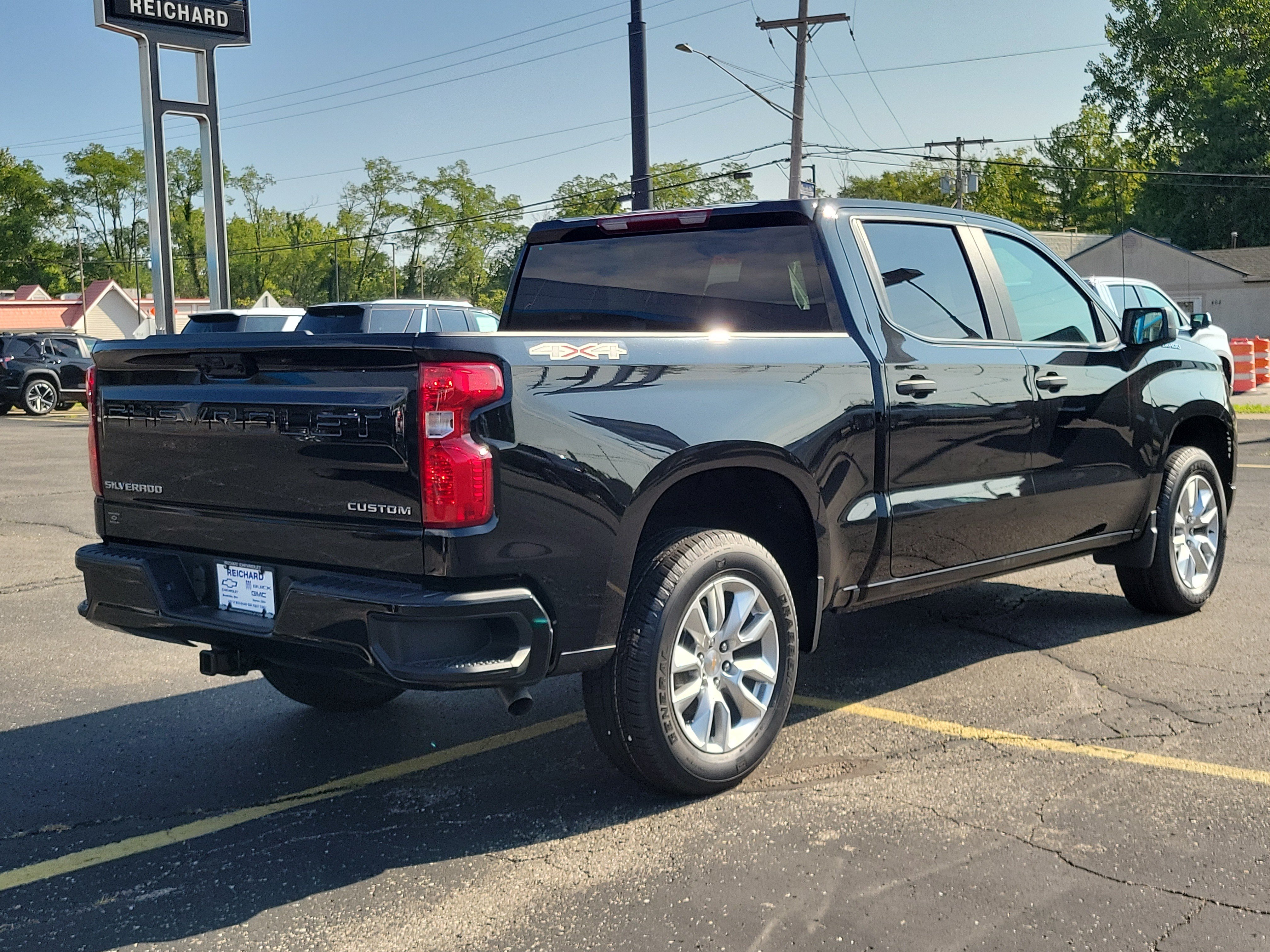 Used 2026 Chevrolet Silverado 1500 Custom AWD/4WD image 4