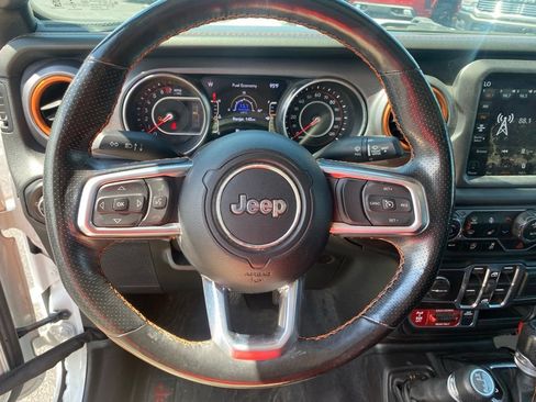 Used 2020 Jeep Gladiator Mojave AWD/4WD image 12