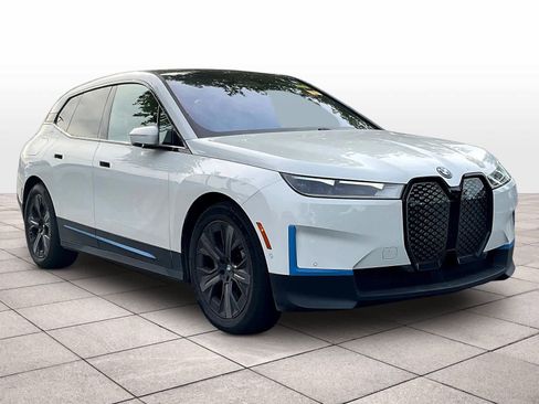 Used 2023 BMW iX xDrive50 w/ Premium Package image 2