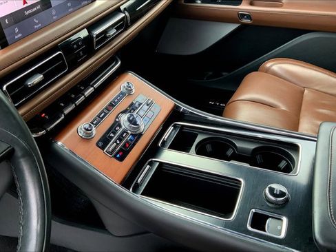 Used 2020 Lincoln Aviator Reserve w/ Equipment Group 201A image 16