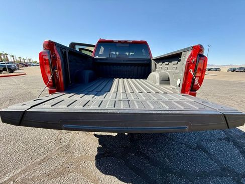 Used 2022 GMC Sierra 1500 AT4X image 32