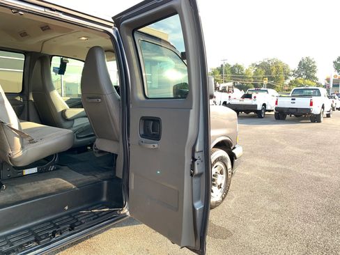 Used 2017 Chevrolet Express 3500 LT w/ LT Preferred Equipment Group RWD image 25