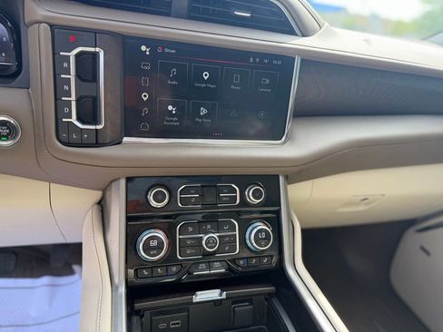 Used 2023 GMC Yukon XL Denali w/ Denali Reserve Package image 17