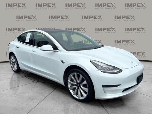 Used 2018 Tesla Model 3 Mid Range RWD image 4
