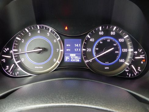 Used 2017 INFINITI QX80 Base AWD 4dr SUV w/ Deluxe Technology Package image 61