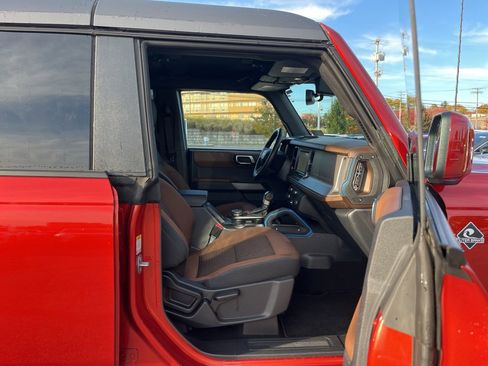 Used 2023 Ford Bronco Outer Banks image 18