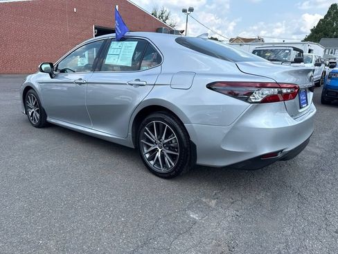 Used 2022 Toyota Camry XLE AWD/4WD image 7