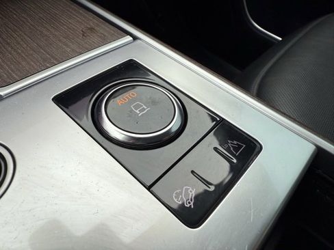Used 2023 Land Rover Range Rover SE image 29