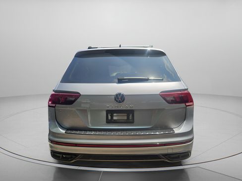Used 2023 Volkswagen Tiguan SE R-Line FWD image 3