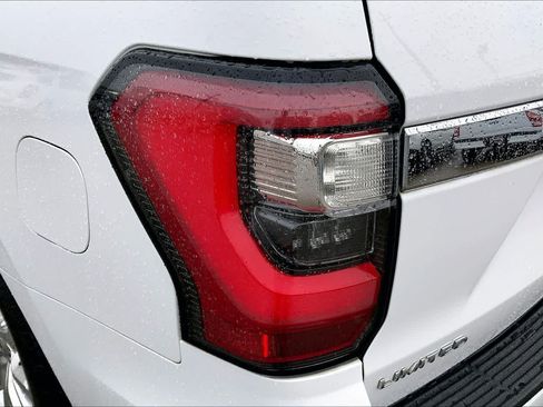 Used 2019 Ford Expedition Limited w/ Equipment Group 302A RWD image 29