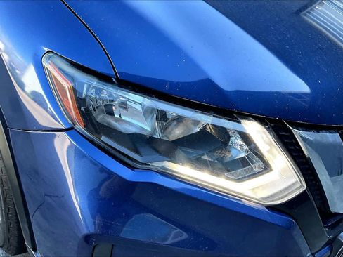 Used 2019 Nissan Rogue SV image 26