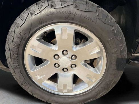 Used 2010 GMC Yukon SLT w/ Regional Value Package image 16