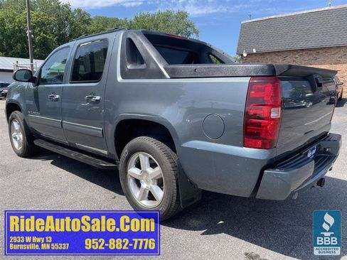 Used 2011 Chevrolet Avalanche LS w/ Regional Value Package AWD/4WD image 7