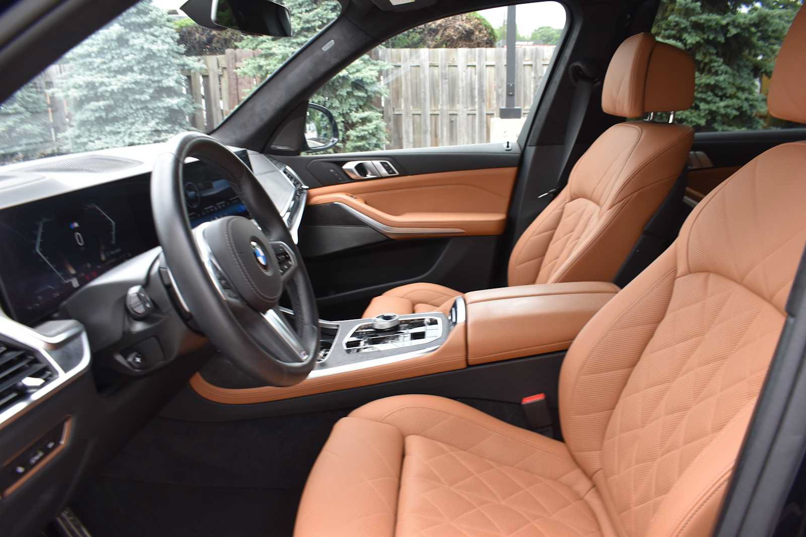 Used 2026 BMW X7 xDrive40i w/ M Sport Package AWD/4WD image 14