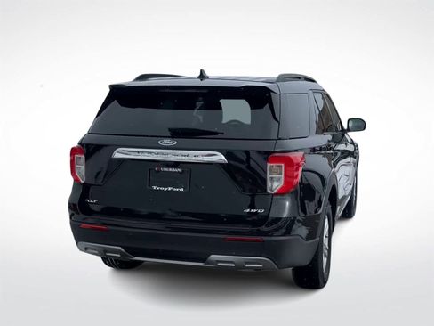 Used 2023 Ford Explorer XLT w/ Equipment Group 202A image 8