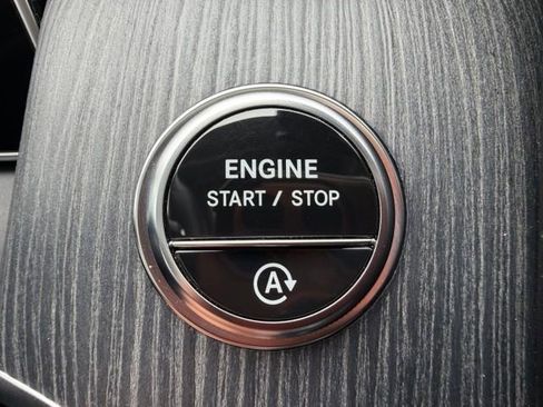 Used 2023 Mercedes-Benz GLC 300 4MATIC image 23