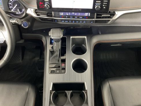 Used 2022 Toyota Sienna XSE w/ XSE Plus Package FWD image 14