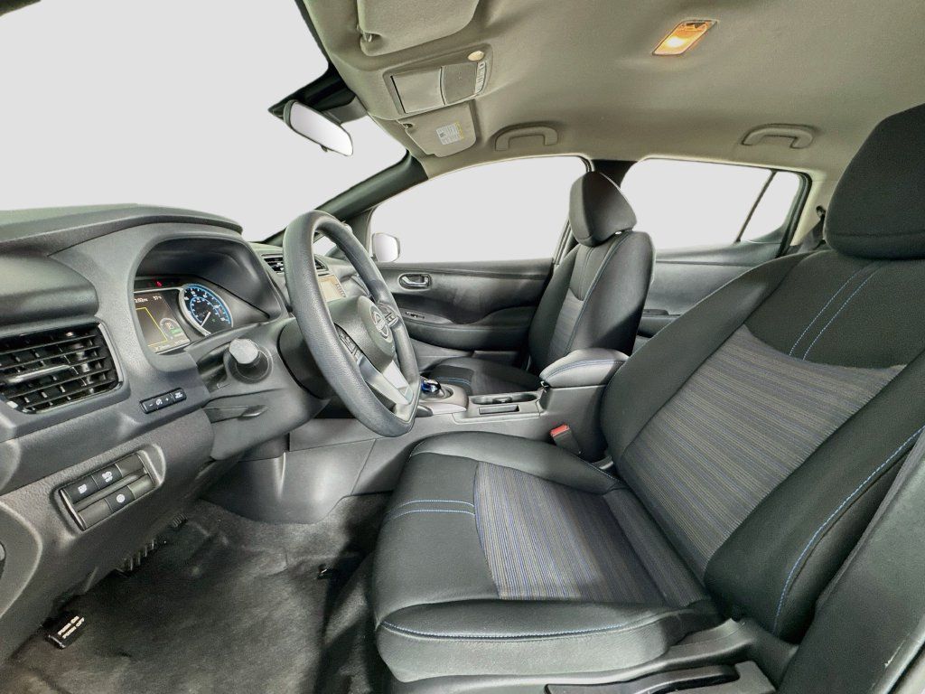 Used 2025 Nissan Leaf S FWD image 13