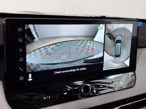 New 2025 Mitsubishi Outlander PLATINUM EDITION image 17