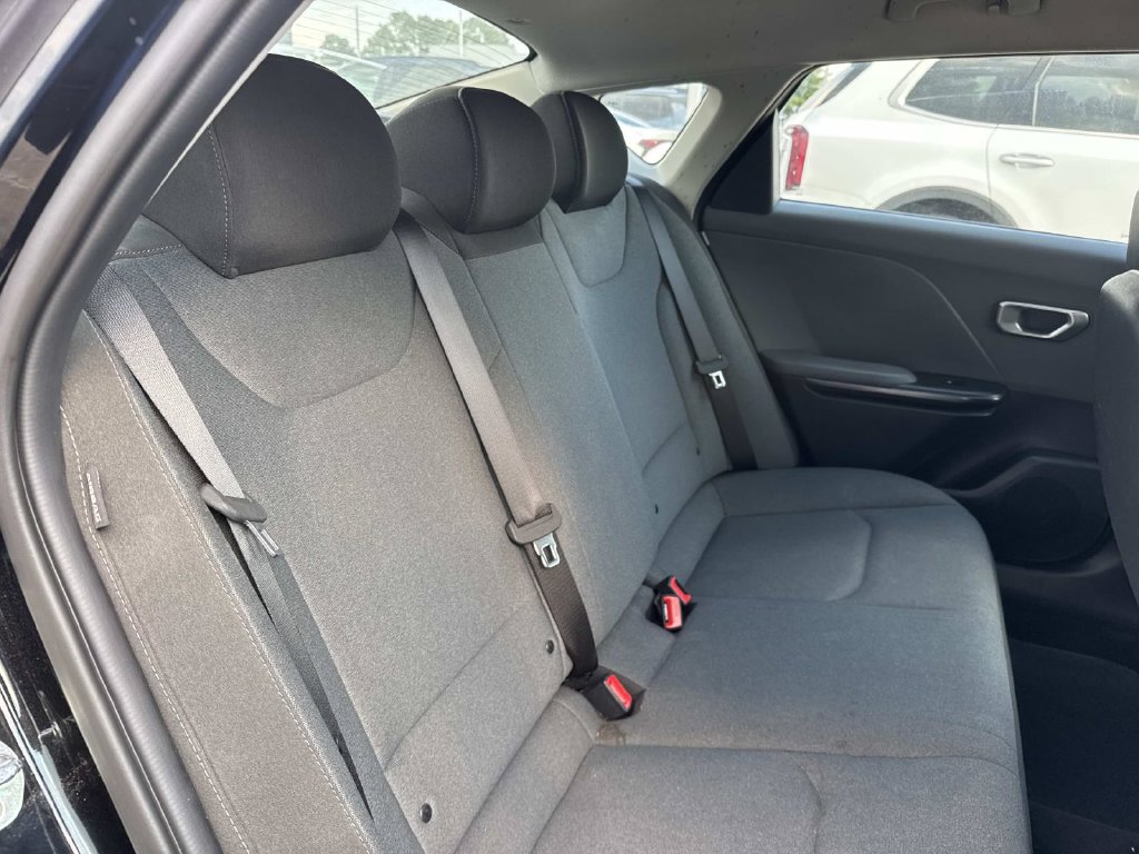 Used 2025 Kia K4 FWD image 14